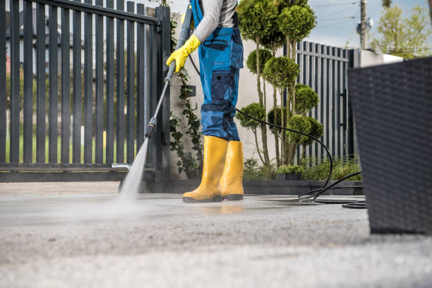 Best Building Exterior Pressure Washing in Dyersville, IA
